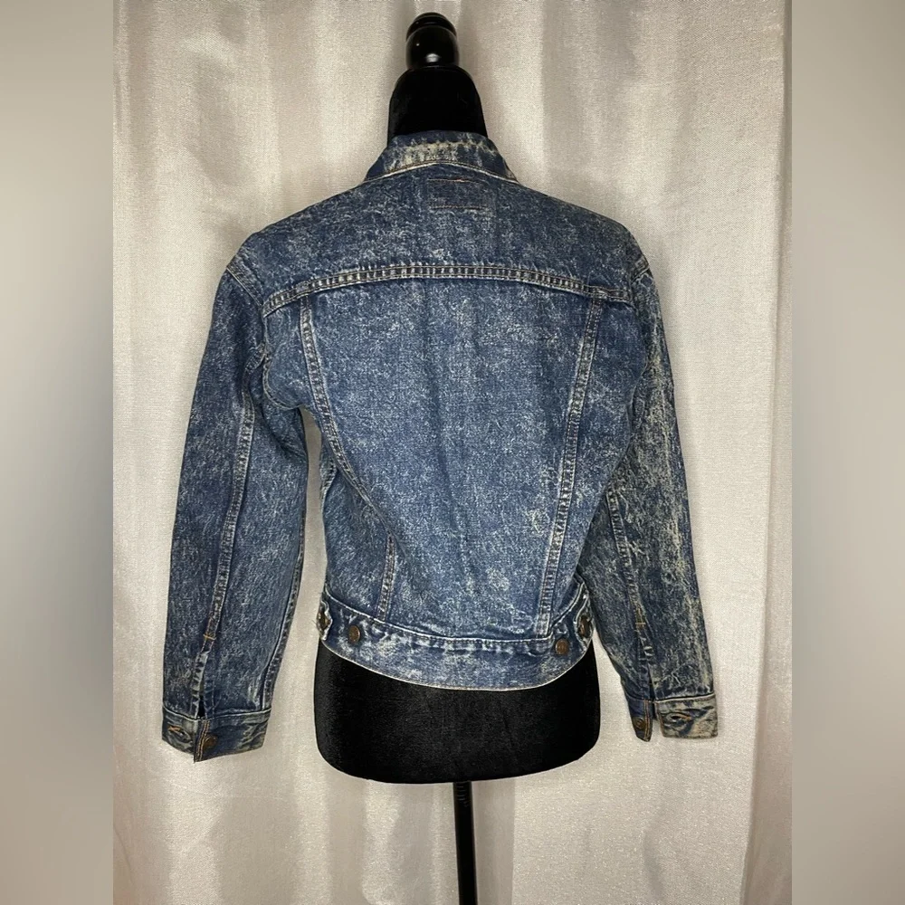 Vintage Women’s 80's Levi's Acid Wash Denim Trucker Jacket,  4 Pockets- Size L   - Picture 4 of 9
